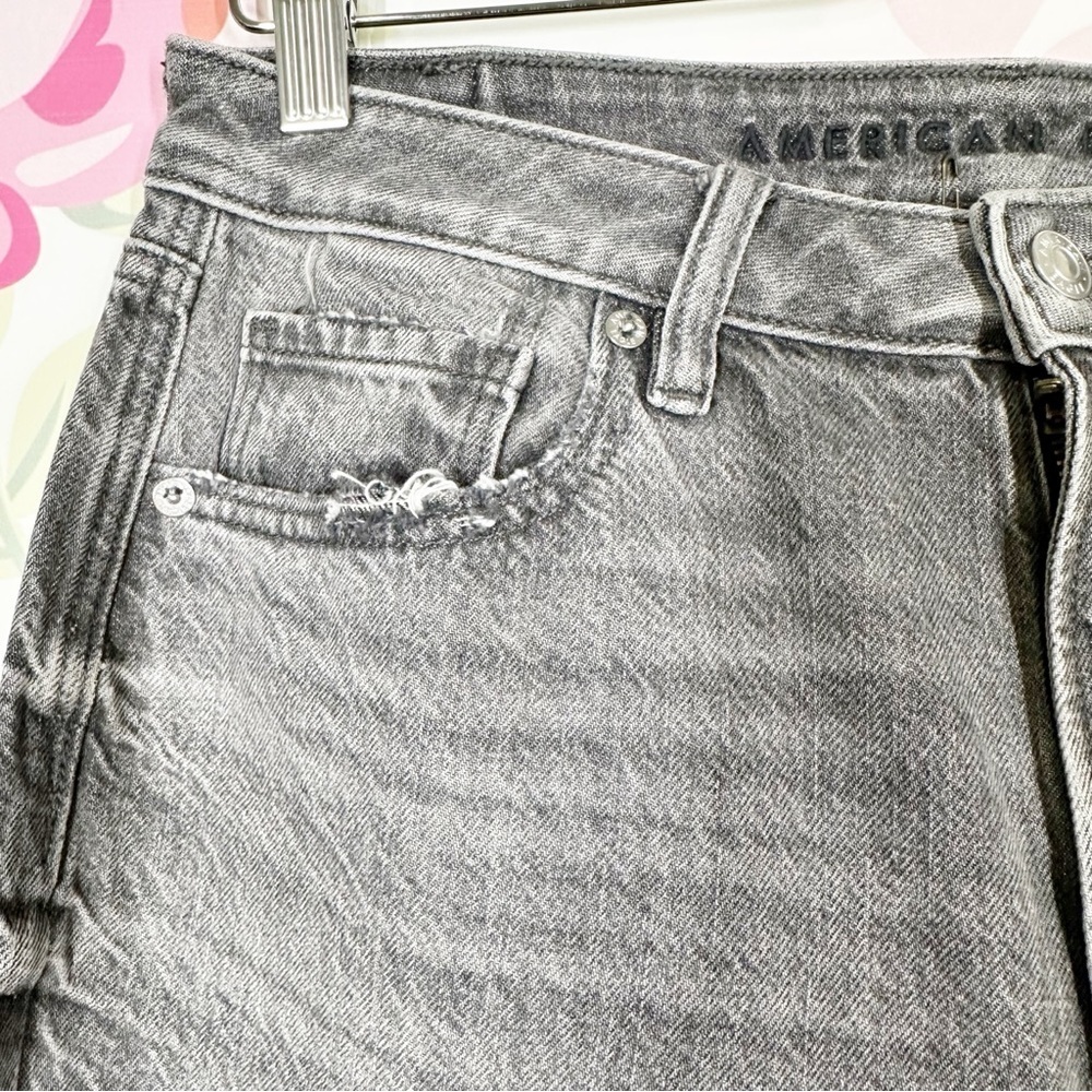 American Eagle Outfitters AEO Gray Distressed High Waist Mom Denim Jeans 8 Short - Picture 3 of 9